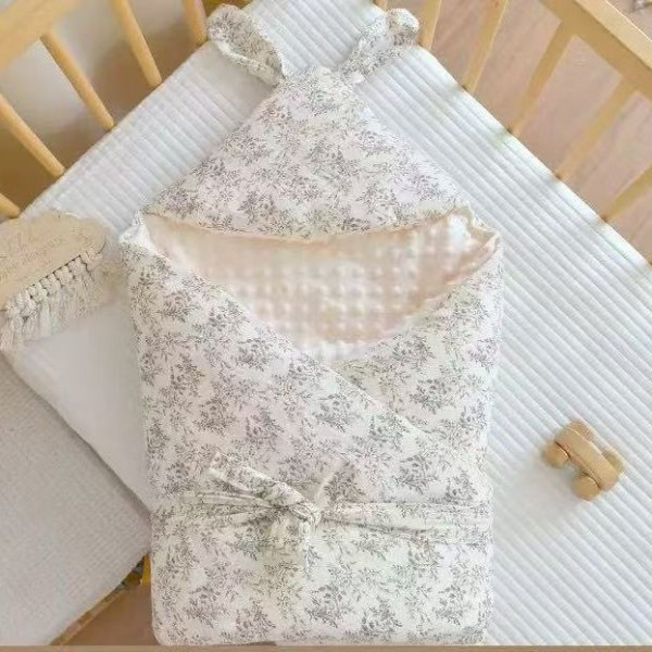 Premium Crepe Beanie Quilted Baby Blanket — Hooded Cotton Windproof Quilt for Newborn Autumn & Winter Outings | 35×35 Inch Premium Crepe Beanie Quilted Baby Blanket — Hooded Cotton Windproof Quilt for Newborn Autumn & Winter Outings | 35×35 Inch
