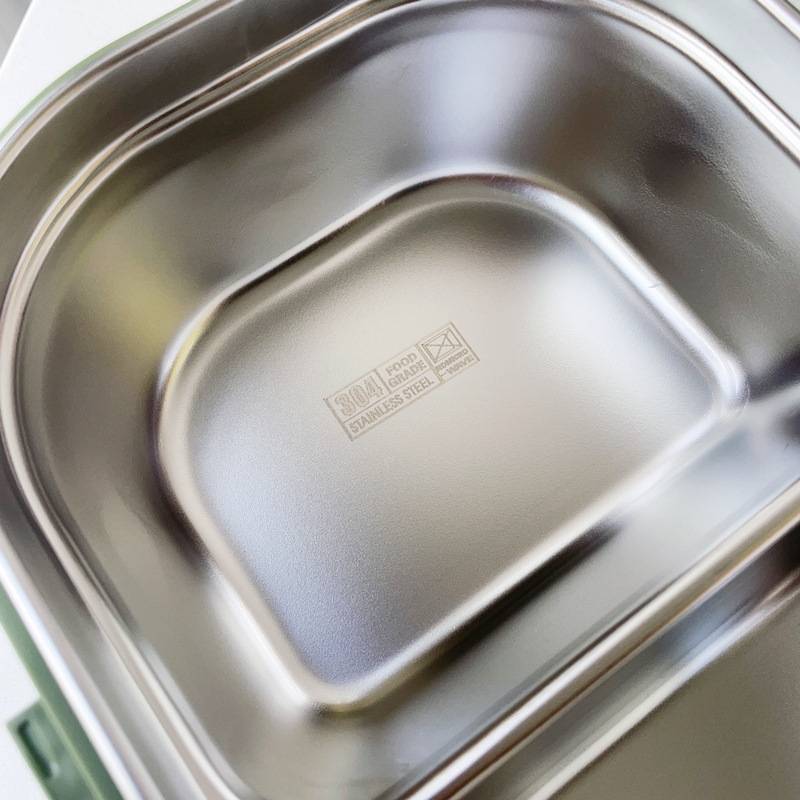 Lunch box for children with inside stainless steel